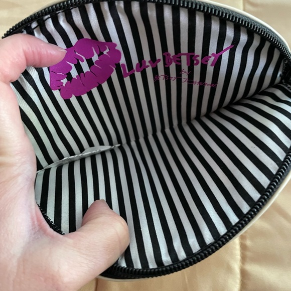 Betsey Johnson luv betsey cat wristlet - Picture 4 of 4